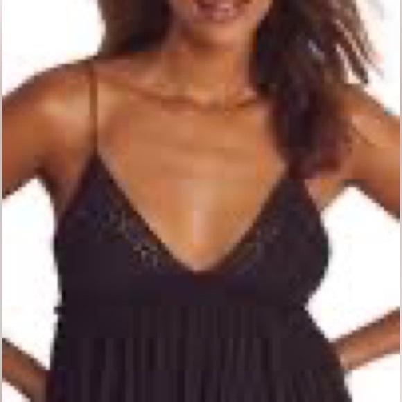 REVOLVE FREE PEOPLE BLACK CARRIE EYELET FREEFLOWING ADJUSTABLE STRAP TANK TOP!📦 - Picture 2 of 6